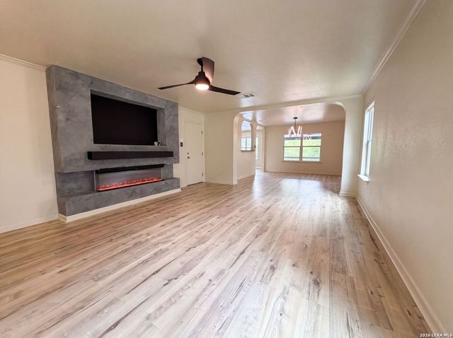 10602 SPRINGWOOD SQ, Universal City, TX 78148