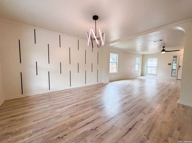 10602 SPRINGWOOD SQ, Universal City, TX 78148