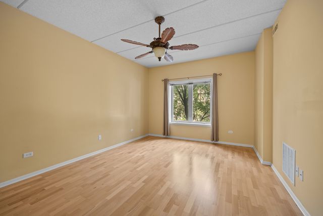 819 Graceland Avenue 204, Des Plaines, IL 60016