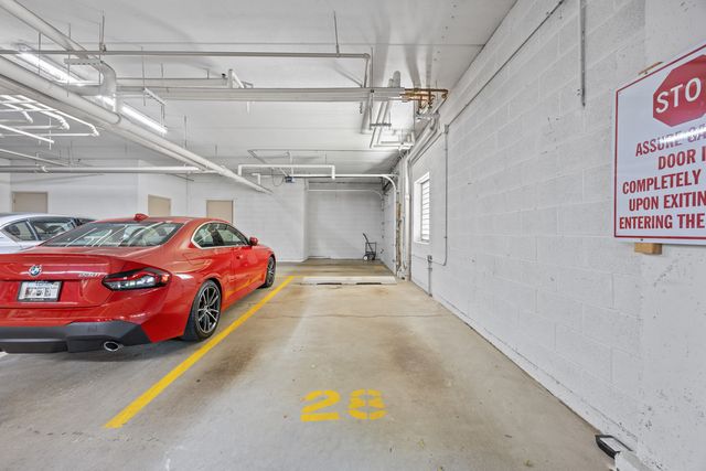 819 Graceland Avenue 204, Des Plaines, IL 60016