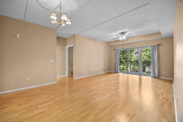 819 Graceland Avenue 204, Des Plaines, IL 60016