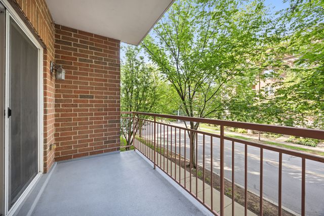 819 Graceland Avenue 204, Des Plaines, IL 60016