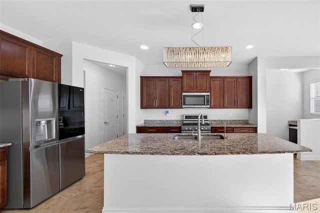 312 Chestnut Creek Circle, Dardenne Prairie, MO 63368