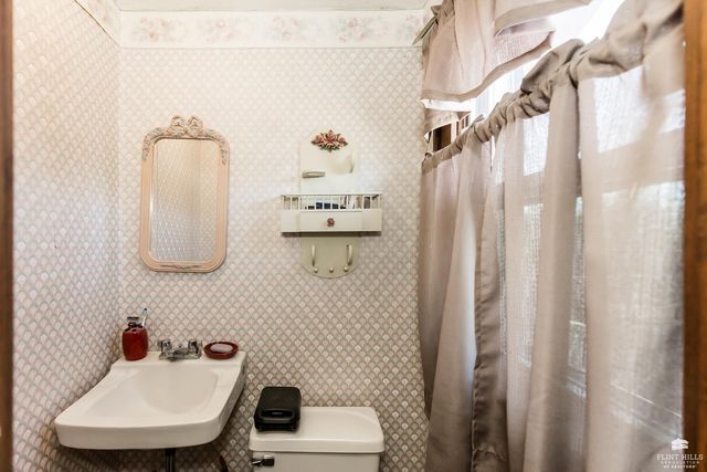 201 Barry Street, Milford, KS 66514