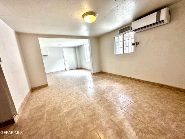 4406 Trowbridge Drive, El Paso, TX 79903