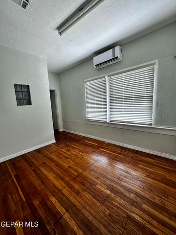 4406 Trowbridge Drive, El Paso, TX 79903