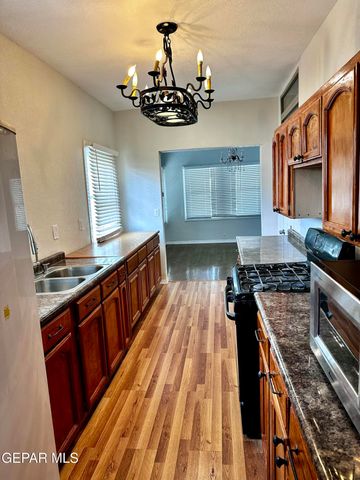 4406 Trowbridge Drive, El Paso, TX 79903