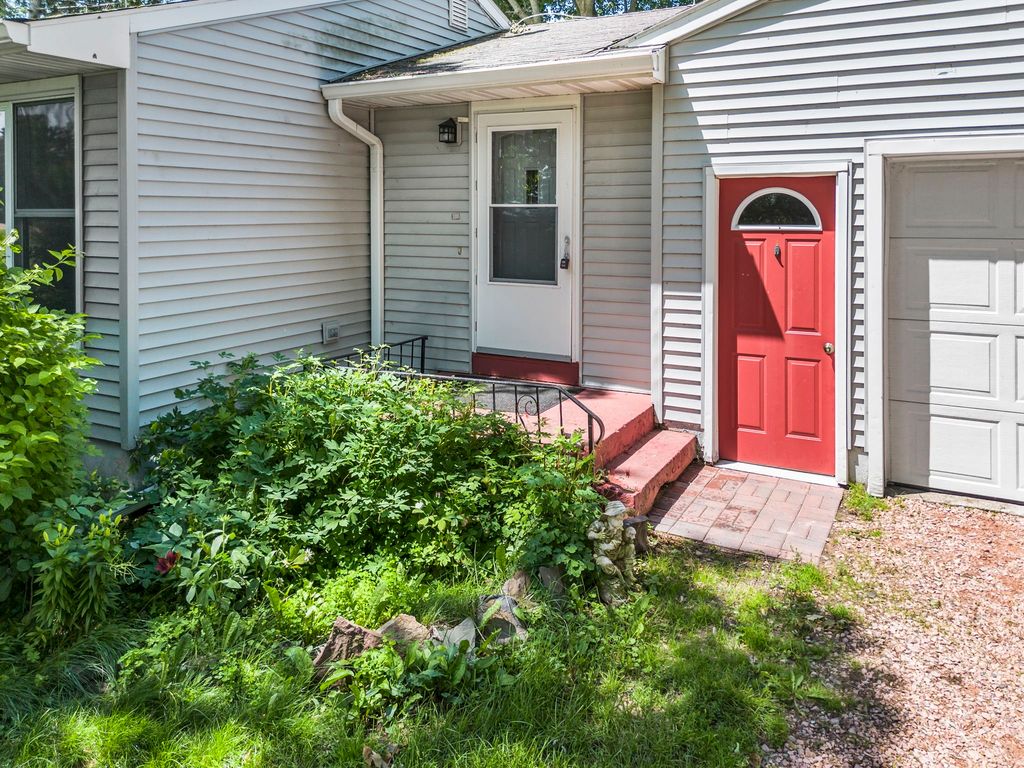 Image 16 of property listing at 1842 11 1/2 Street, Cumberland, WI 54829