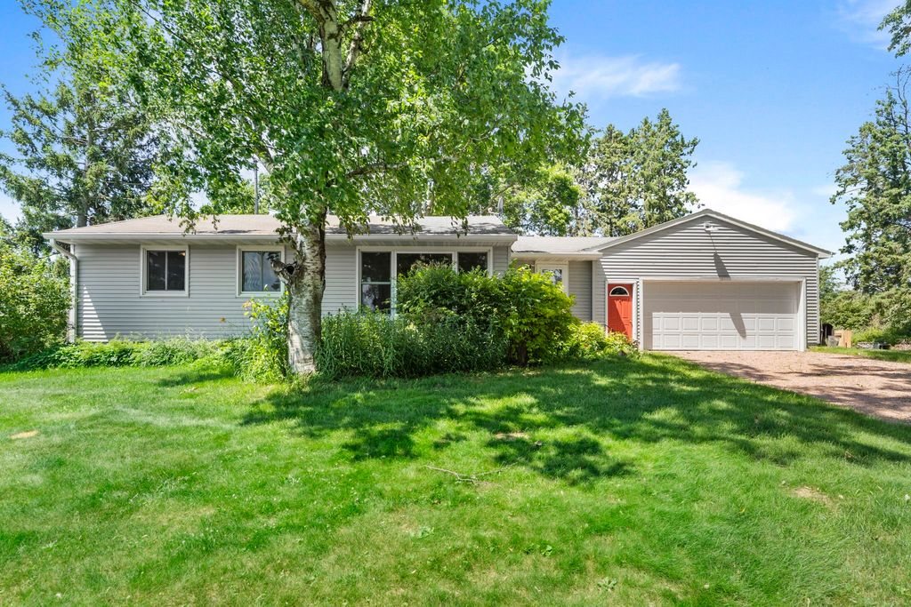 Image 2 of property listing at 1842 11 1/2 Street, Cumberland, WI 54829