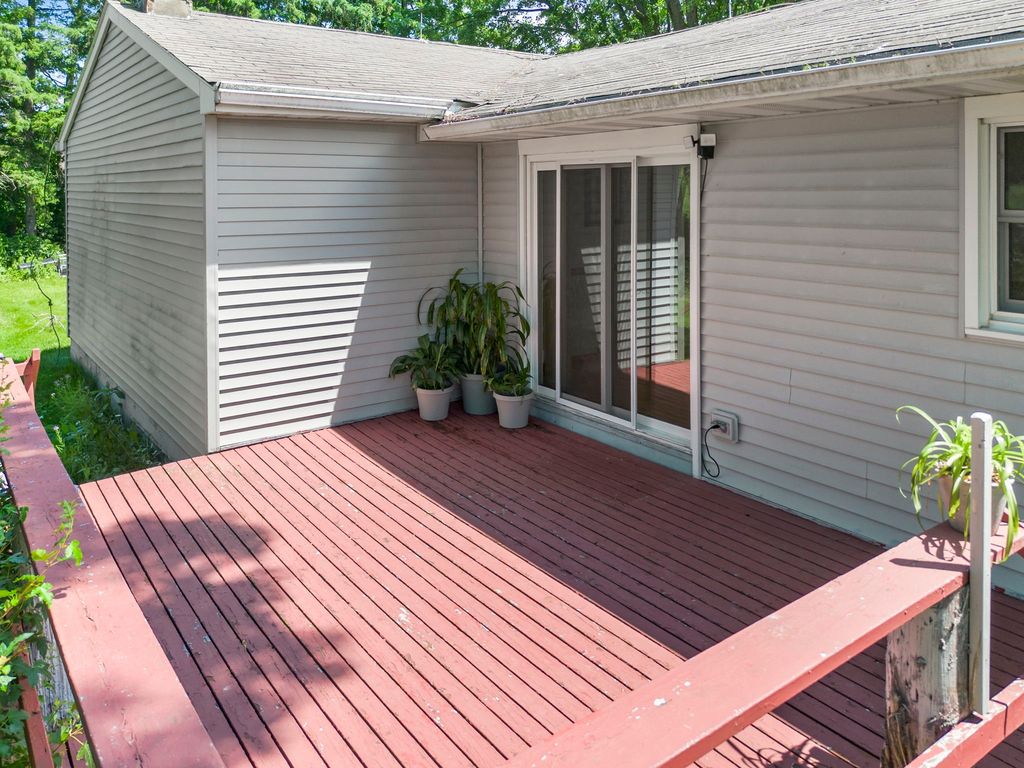 Image 7 of property listing at 1842 11 1/2 Street, Cumberland, WI 54829