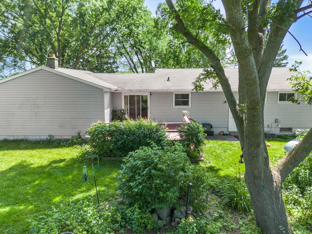 Image 8 of property listing at 1842 11 1/2 Street, Cumberland, WI 54829