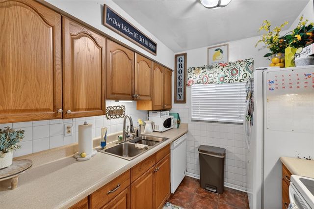 7006 TIDEWATER TRAIL, Tampa, FL 33619