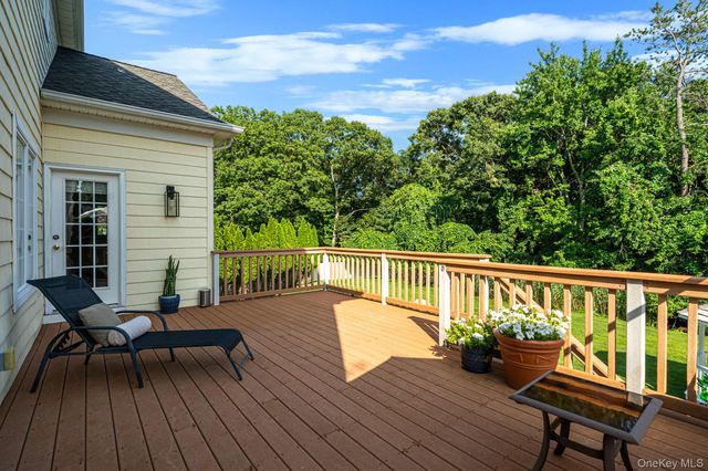 3 Dover Court, Wading River, NY 11792