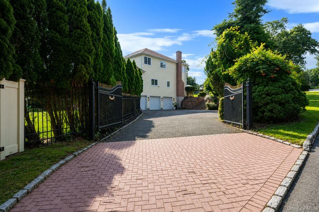 3 Dover Court, Wading River, NY 11792