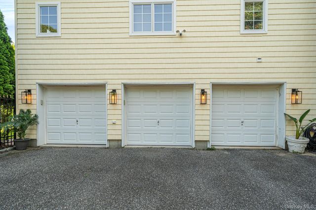 3 Dover Court, Wading River, NY 11792