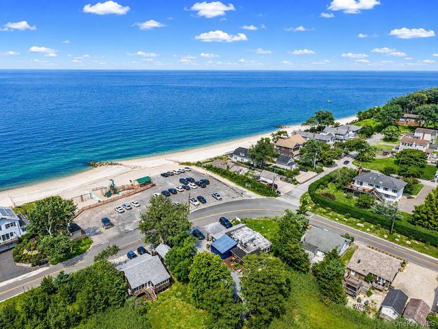 3 Dover Court, Wading River, NY 11792