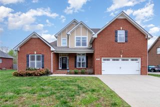 995 Terraceside Cir, Clarksville, TN 37040