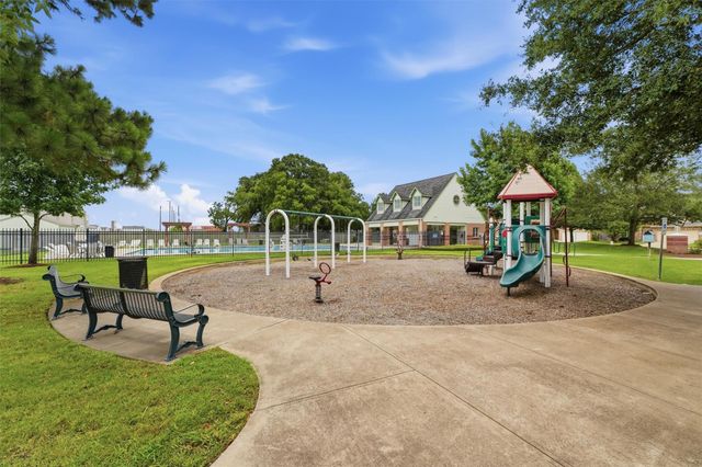 24631 Lakecrest Village Drive, Katy, TX 77493
