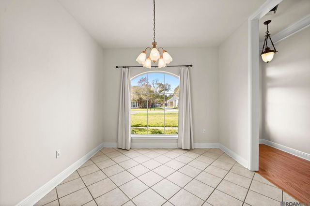 17422 Lauren Dr, Prairieville, LA 70769