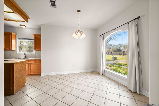 17422 Lauren Dr, Prairieville, LA 70769