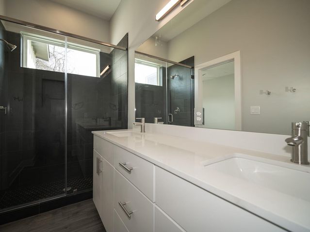 120 Kimble LN A, Austin, TX 78742