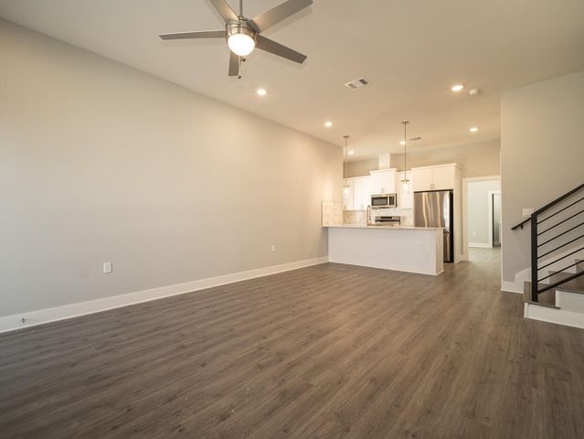 120 Kimble LN A, Austin, TX 78742