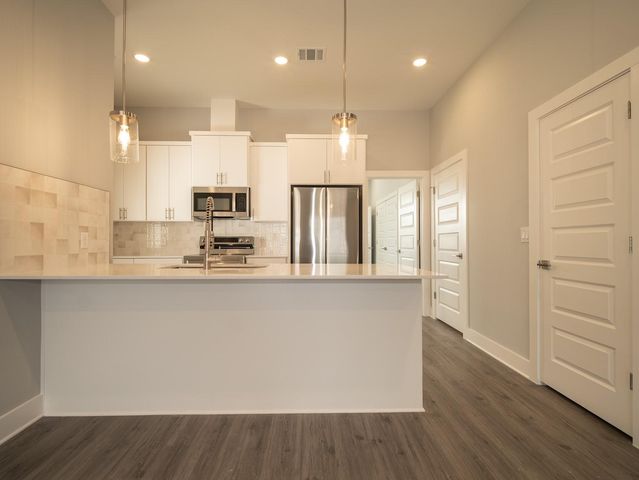 120 Kimble LN A, Austin, TX 78742