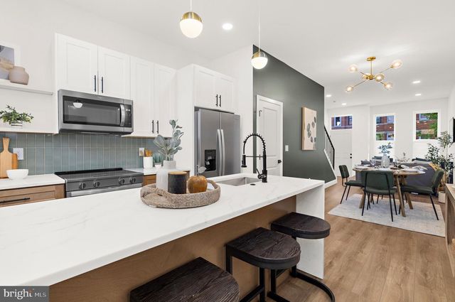 2906 PARKWOOD AVE, Baltimore, MD 21217