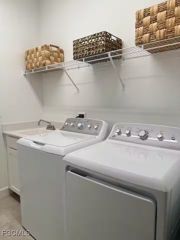 9291 Aqua Overlook CT, Lehigh Acres, FL 33936