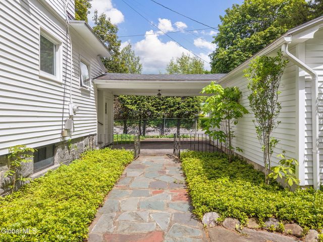 600 S William Street, Johnstown, NY 12095
