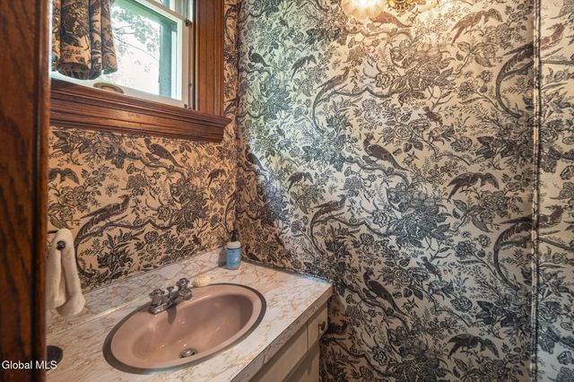 600 S William Street, Johnstown, NY 12095