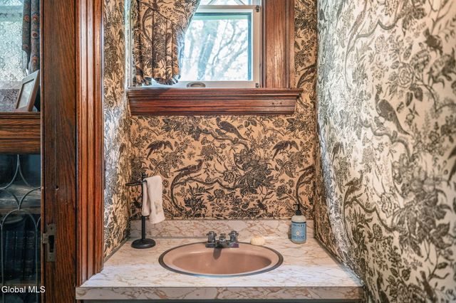 600 S William Street, Johnstown, NY 12095