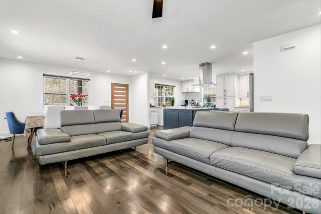 215 E Oakview Road, Asheville, NC 28806