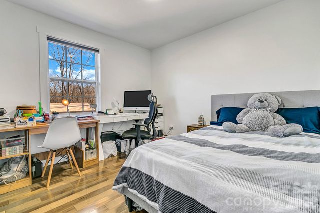215 E Oakview Road, Asheville, NC 28806