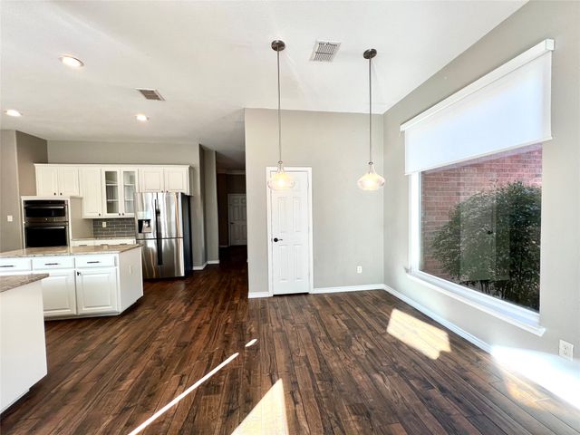 615 Fallbrook Drive, Flower Mound, TX 75028