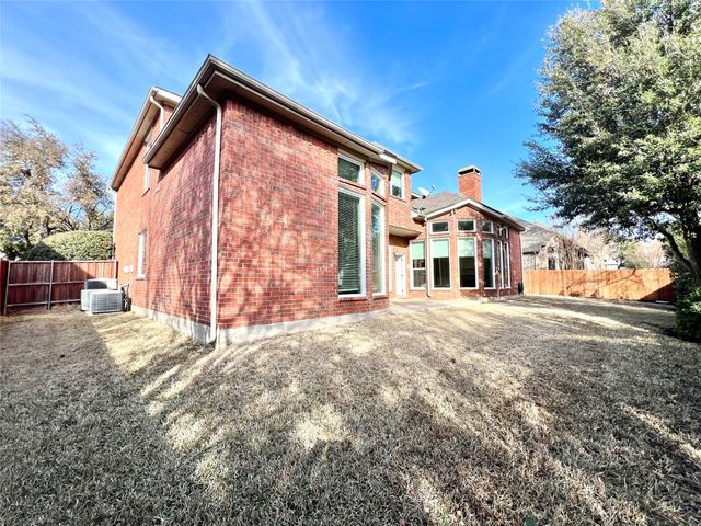 615 Fallbrook Drive, Flower Mound, TX 75028