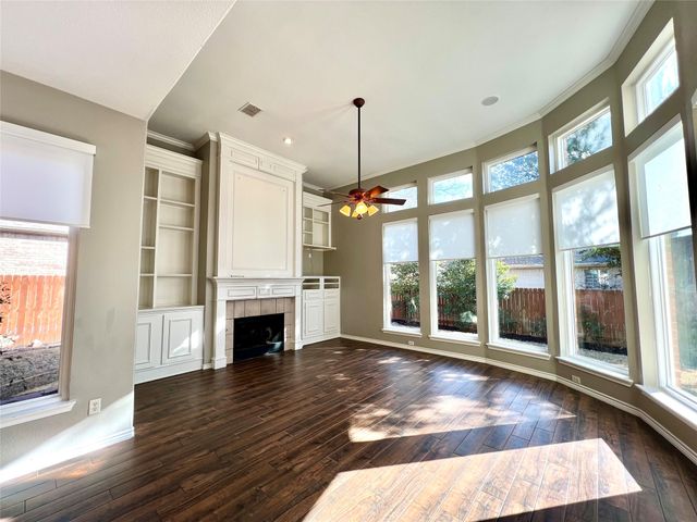 615 Fallbrook Drive, Flower Mound, TX 75028