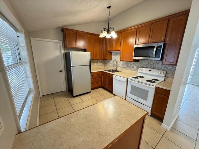 9213 MAYBURY COURT, Tampa, FL 33615