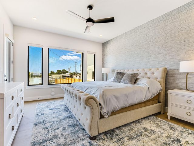 114 Captains Cove, Marble Falls, TX 78654