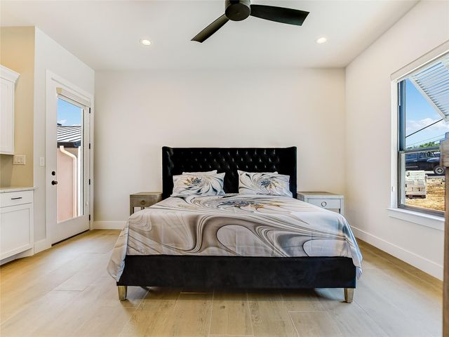 114 Captains Cove, Marble Falls, TX 78654