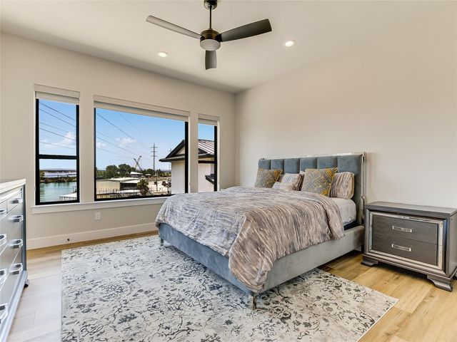 114 Captains Cove, Marble Falls, TX 78654