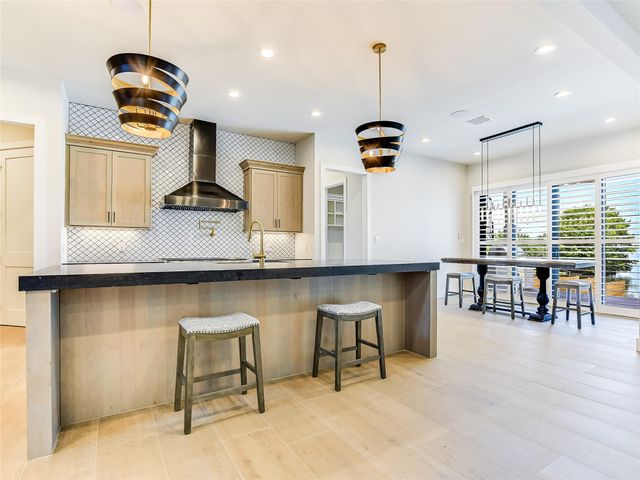 114 Captains Cove, Marble Falls, TX 78654
