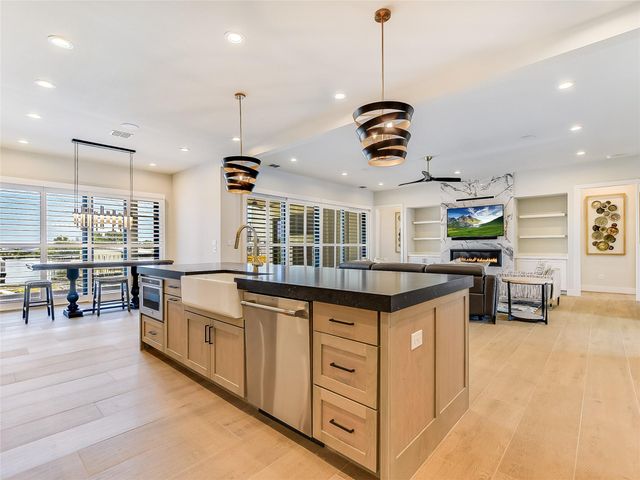 114 Captains Cove, Marble Falls, TX 78654