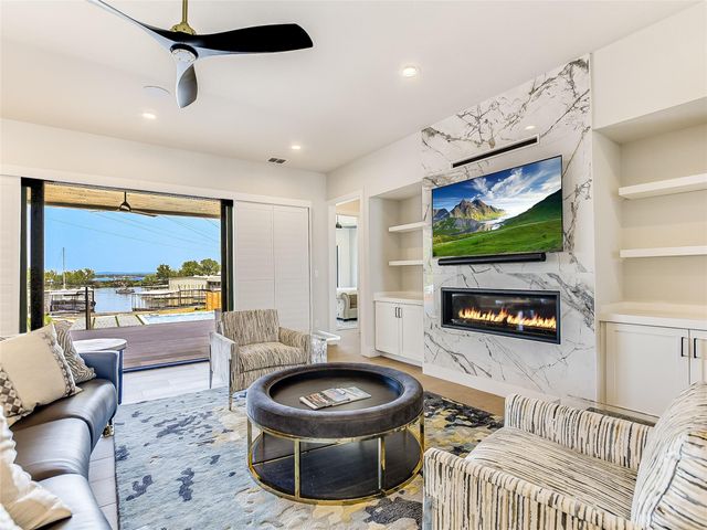 114 Captains Cove, Marble Falls, TX 78654