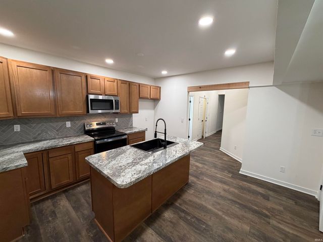 621 N Third Street, Boonville, IN 47601