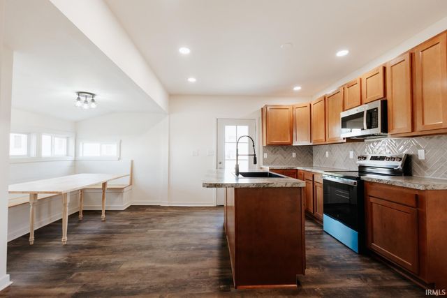 621 N Third Street, Boonville, IN 47601