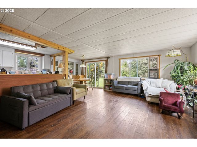 25669 COCHRAN Ct, Veneta, OR 97487