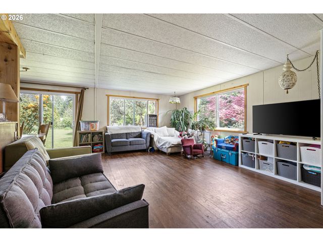 25669 COCHRAN Ct, Veneta, OR 97487