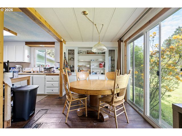 25669 COCHRAN Ct, Veneta, OR 97487