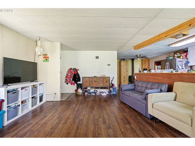 25669 COCHRAN Ct, Veneta, OR 97487